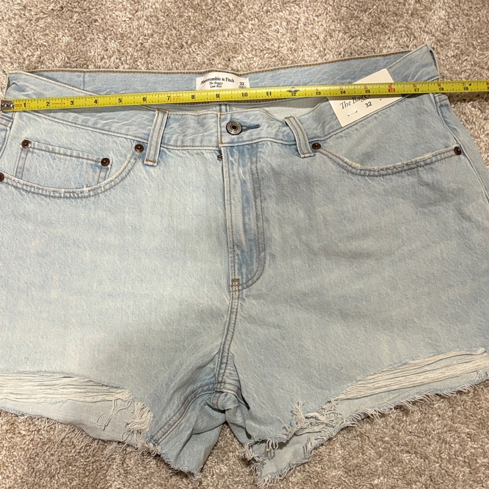 Abercrombie Low-rise baggy Light Wash Jean Shorts